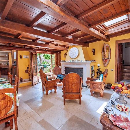 B&B Bone Novelle Dimora Storica Palazzo Zuzi Л'Акуила Экстерьер фото