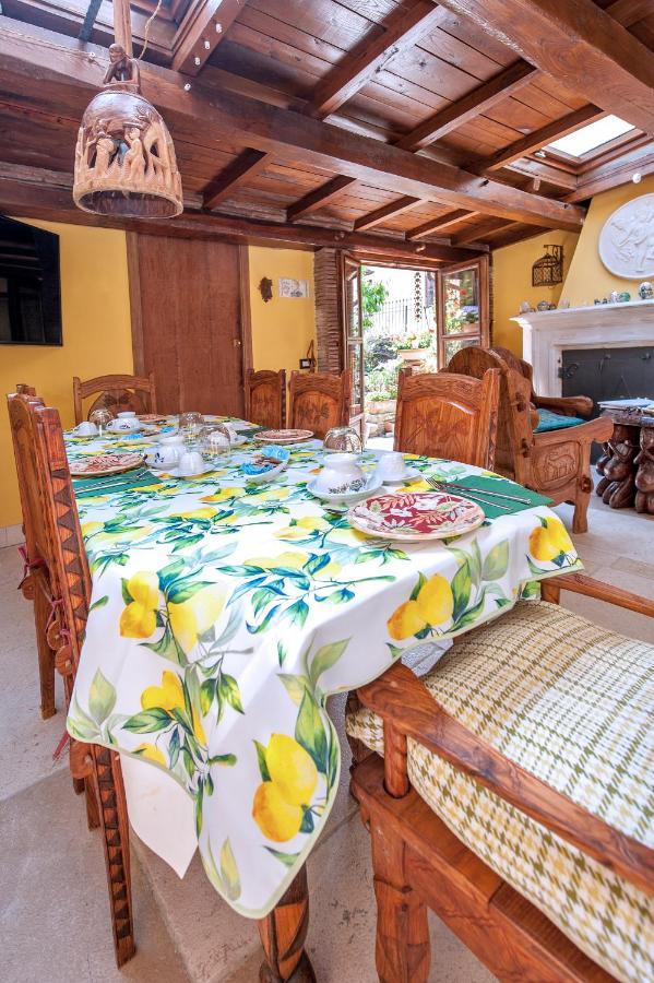 B&B Bone Novelle Dimora Storica Palazzo Zuzi Л'Акуила Экстерьер фото