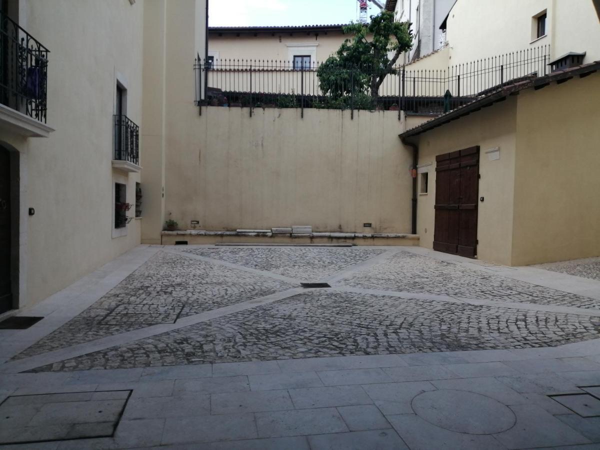 B&B Bone Novelle Dimora Storica Palazzo Zuzi Л'Акуила Экстерьер фото
